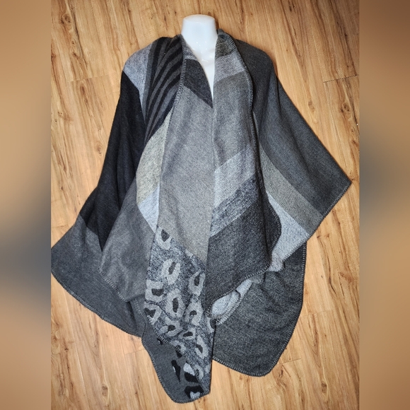 Gray Patchwork Blanket Shawl –poncho Striped & Leopard Print – 64" x 53" - Picture 1 of 8